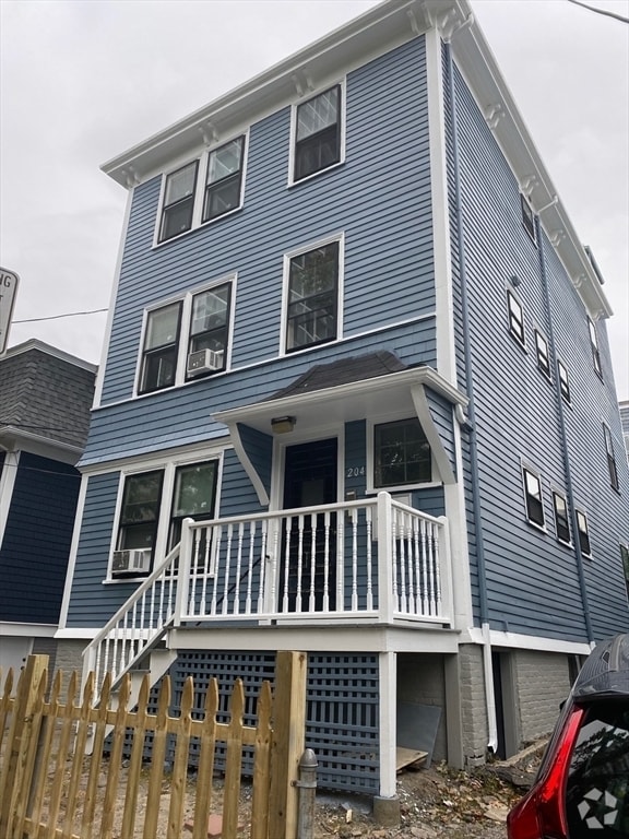Building Photo - 204 Banks St Unit 1 Rental
