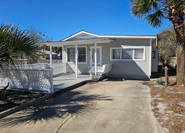 Building Photo - 115 Venado Pl