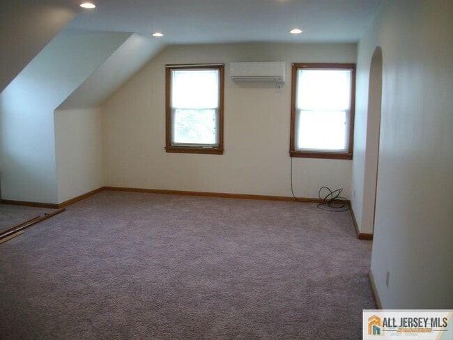 Photo - 6 Linwood Pl