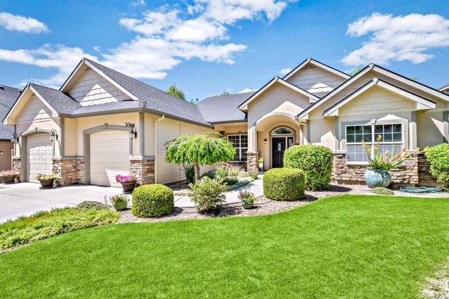 Building Photo - 3068 E Shadoweagle Dr