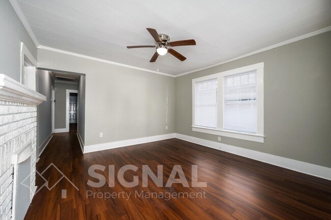 Photo - 235 Center St