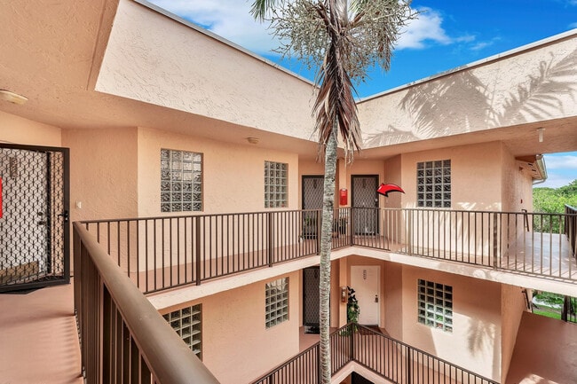 Photo - 4111 Coral Tree Cir Unit 324