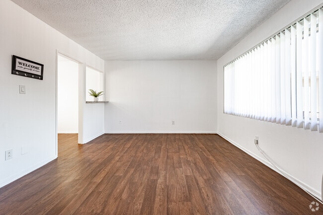 Studio - 605SF - Bedroom - Palm Gate Apartments