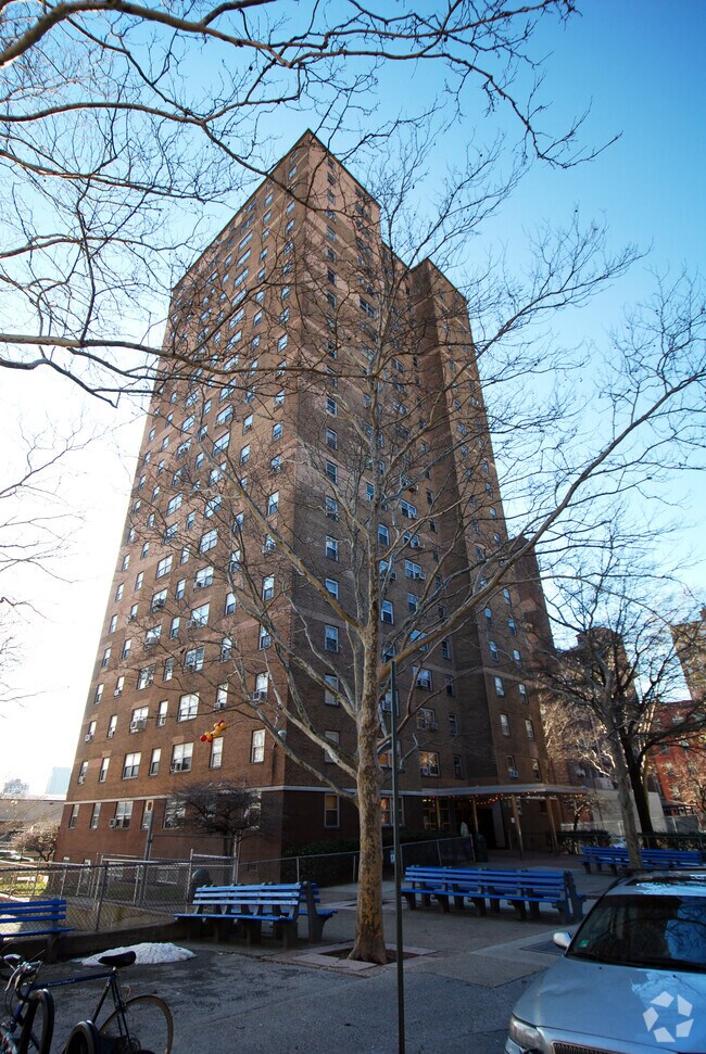 Gouverneur Gardens Housing Corporation Fasci Garden