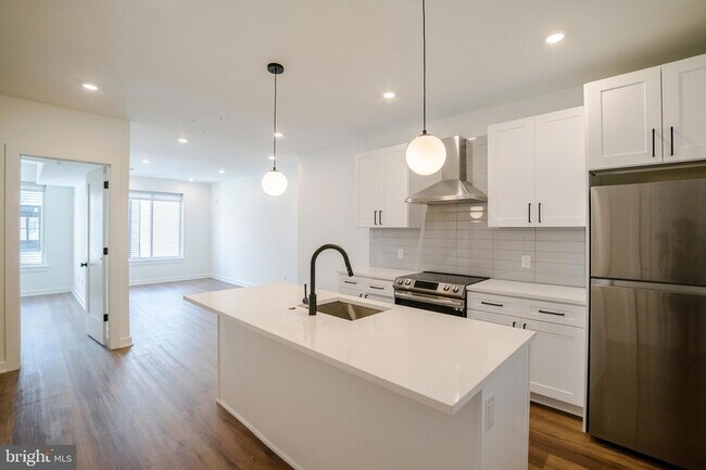 Photo - 5904 Germantown Ave Unidad 305 Rental