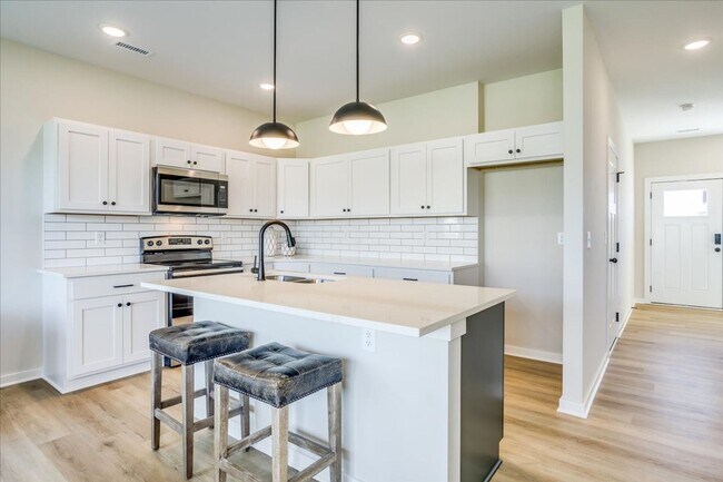 Photo - Fox Creek-Tracy Plan MODEL (NOT FOR RENT)