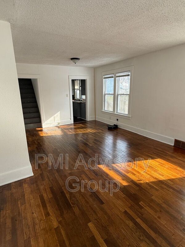 Photo - 1236 SW Jewell Ave