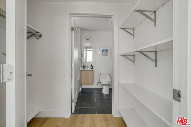 Photo - 1822 Overland Ave Unit 402