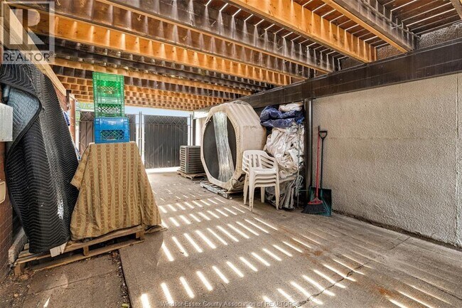 Photo - 1451 Ouellette Ave