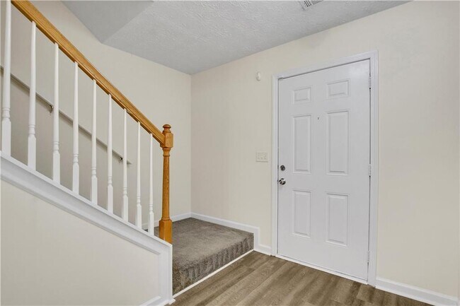 Photo - 762 Georgetown Ct