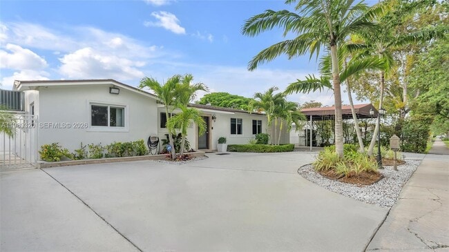 Building Photo - 2900 SW 92nd Ave