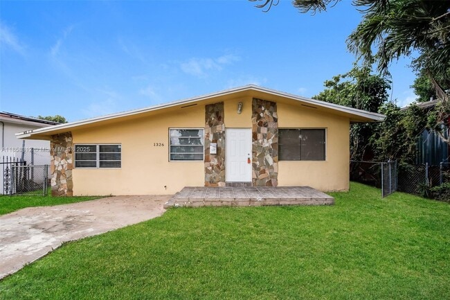 Building Photo - 1326 NW 72nd St Rental