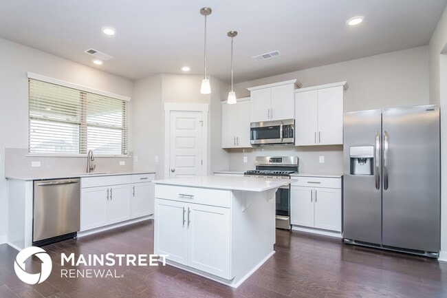 Photo - 853 Sapphire Dr