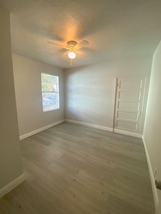 Photo - 1006 13th Ave W Unit A