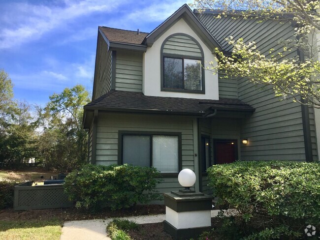 Building Photo - 2BD/2.5BA - TOWNHOME IN MT PLEASANT - AVAI...