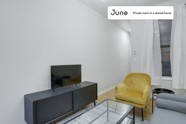 Room in Shared 3 bed/1 bath home in Upper West Side