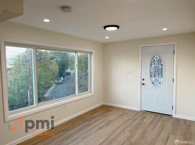 Photo - 303 Virginia St