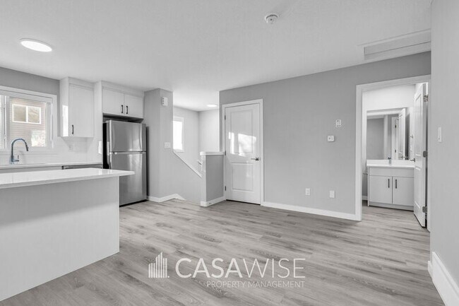 Photo - 11331-11126 126 St NW