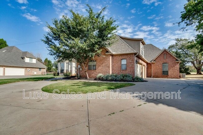 Photo - 3341 Heritage Green Cir