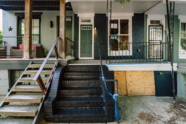 Photo - BEAUTIFULLY RENOVATED on the best block in Remington
