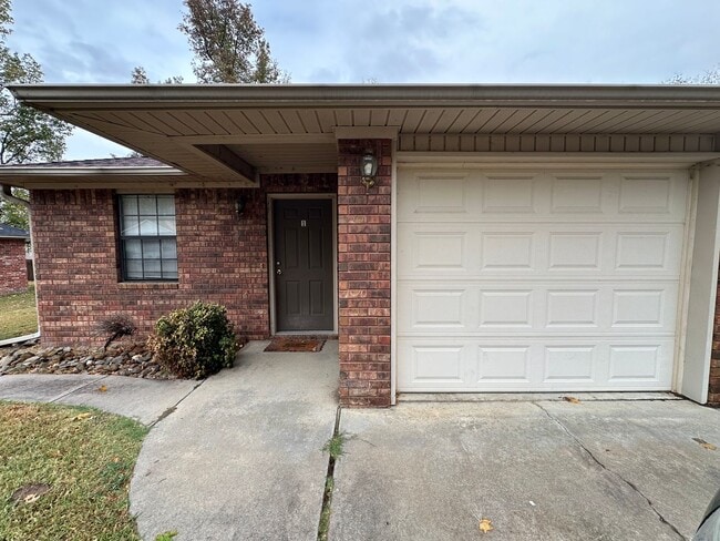 Building Photo - 301 Holly St Unit 301 Holly St Apt 1