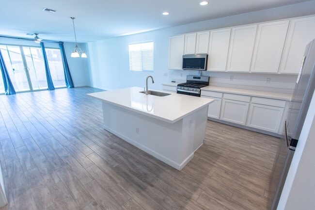 Building Photo - 13413 W Tether Trail