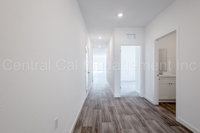 Photo - 4 Bedroom, 2 Bath Home with Solar in the S...