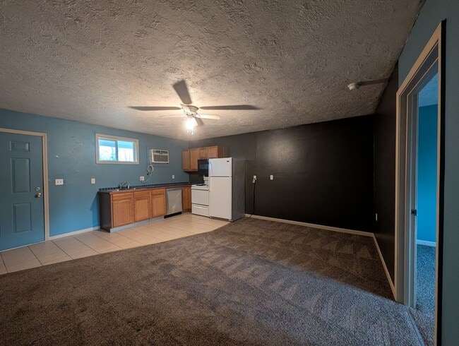 Photo - 1 Bedroom Upstairs apartment Just outside of Searcy Unit B2