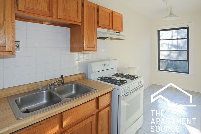 Building Photo - 5951 N Paulina St Unit 2E