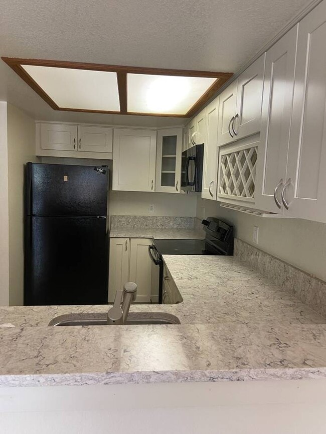 Photo - 823 Challenger Way