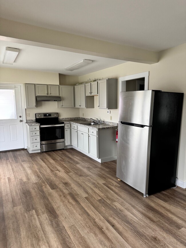 Photo - 379 US Route 7 N