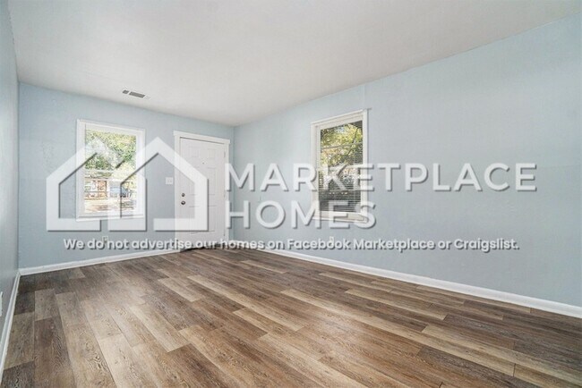 Photo - 2842 Mango Cir NW