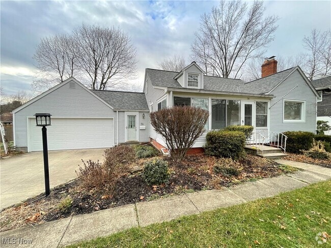 Building Photo - 56 Goodhue Dr Rental