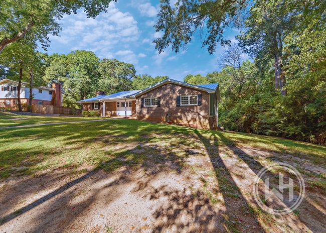 Photo - 105 Windcreek Ln