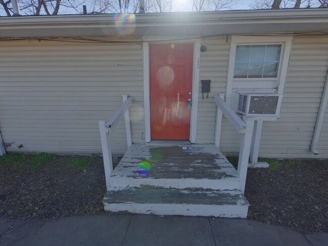 Building Photo - 1608 S Martinson St Unit 1