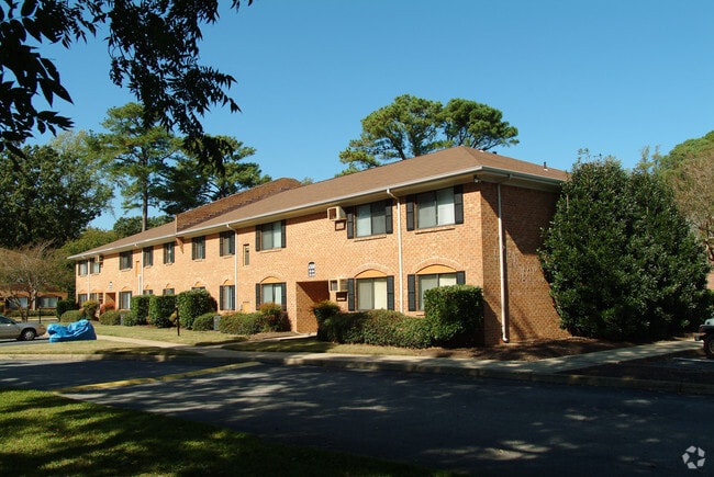 Building Photo - Bay Breeze Apartments - West