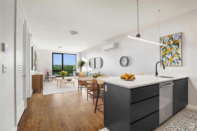 Building Photo - 601 Ridge Hill Boulevard Unit 1210 Rental