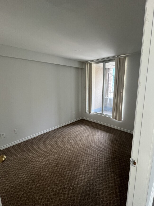 Photo - 1278 Granville St