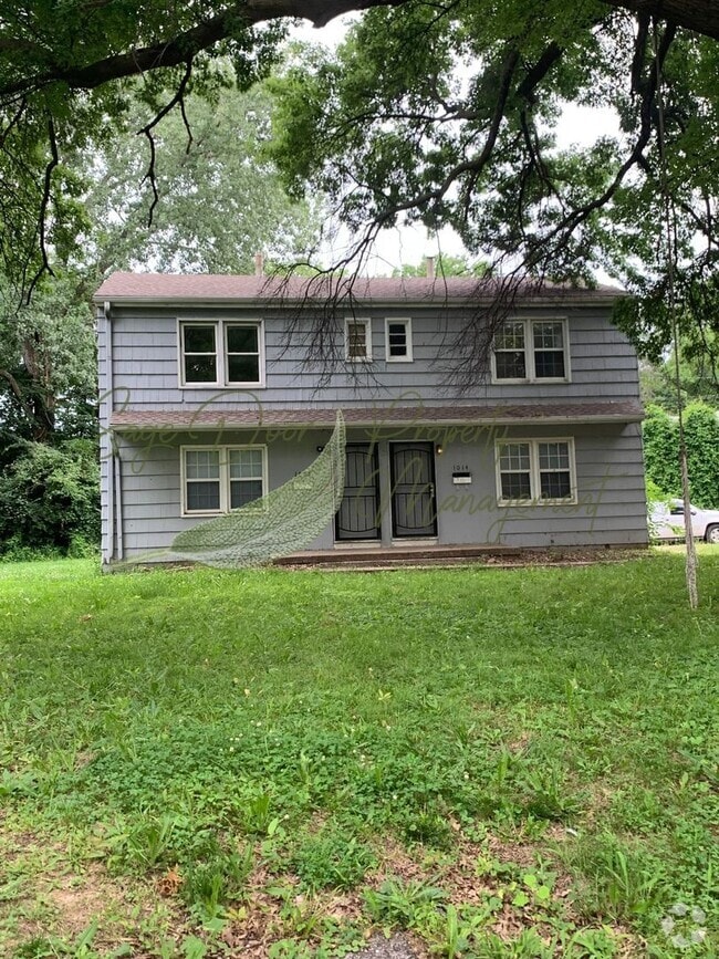 Building Photo - BEAUTIFUL HARDWOOD FLOORS!!! Rental