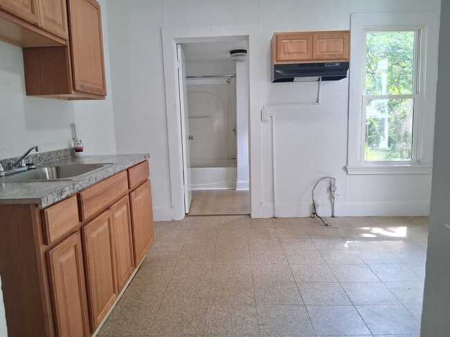 Building Photo - Spacious 3 Bedroom House FOR RENT in Bridgeton $1650