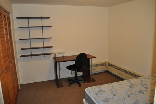 Photo - 205 Williams St