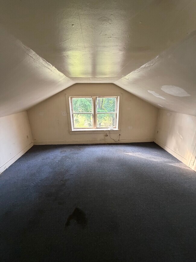 507 W Main St Unit 2R