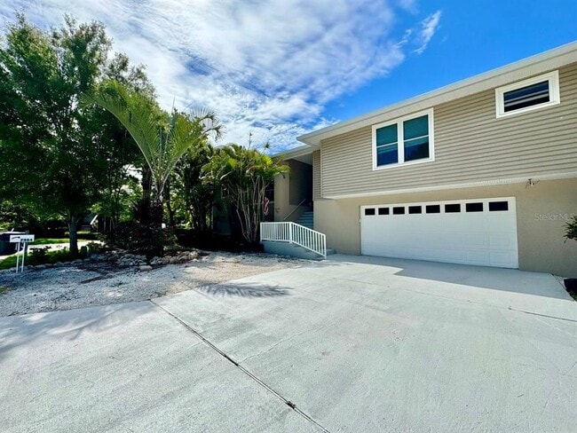 Photo - 2384 Creek Ct