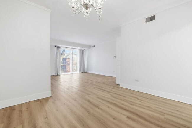 Photo - 4180 Williamsburg Ct Unit 301