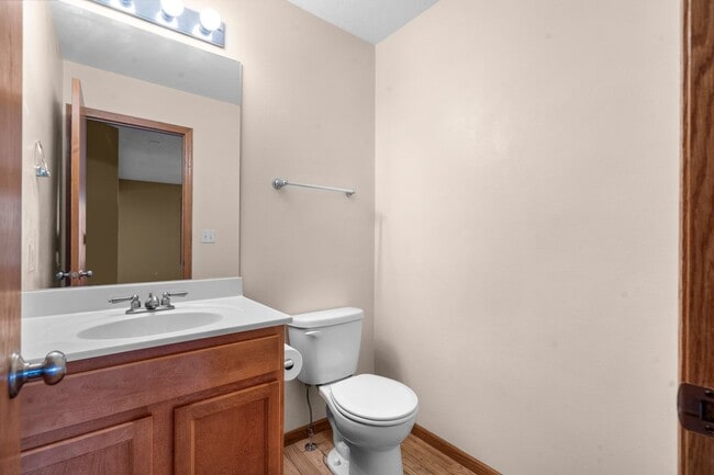 Photo - Beautiful End Unit Condo - 4 Bedrooms, Lin...