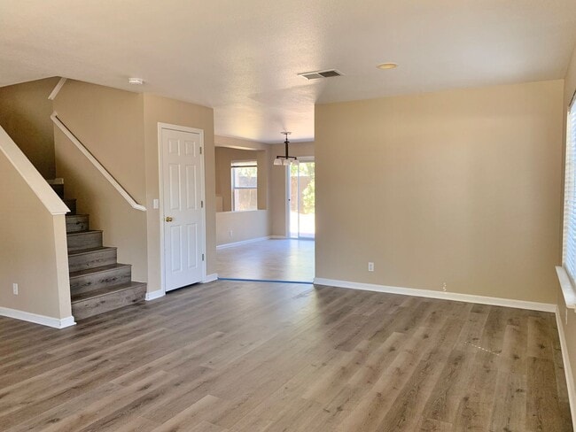 Photo - 4 Bedroom Home in Hollister  - No App Fee