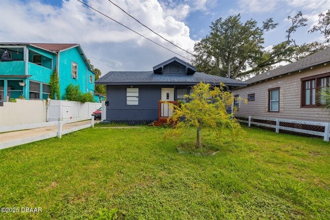 Building Photo - 121 Bellevue Ave