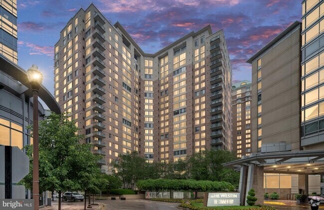 Building Photo - 851 N Glebe Rd Rental