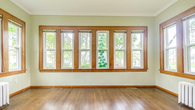 Photo - 100 Belle Plaine Ave