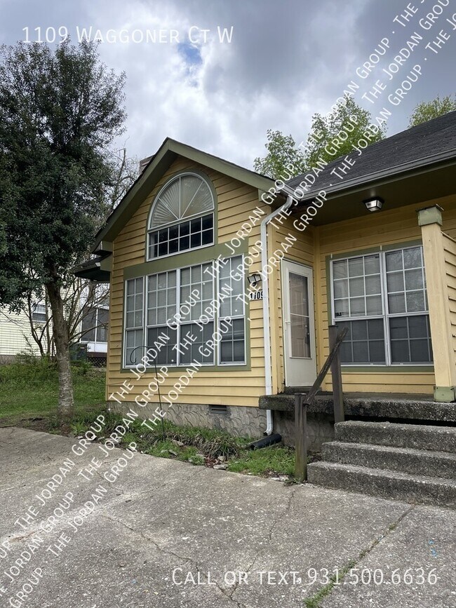 1109 Waggoner Ct W